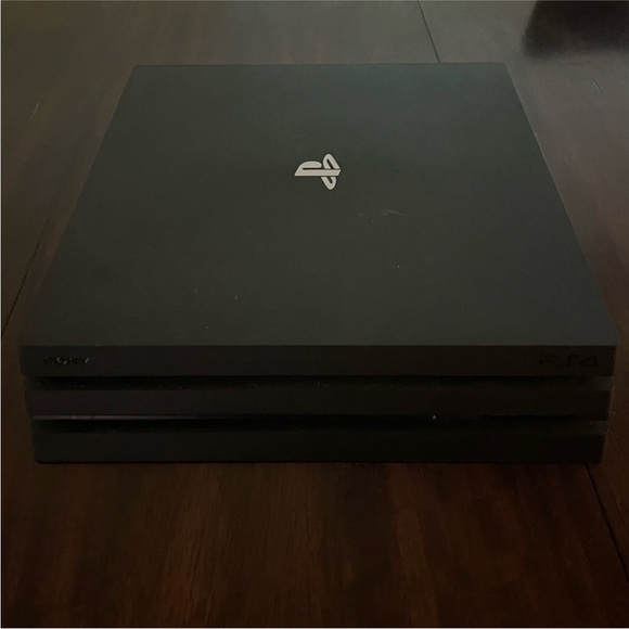 PS4 PRO-used